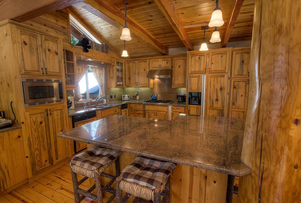 Blue Pine Lodge on Lake Tahoe - Tahoma, California