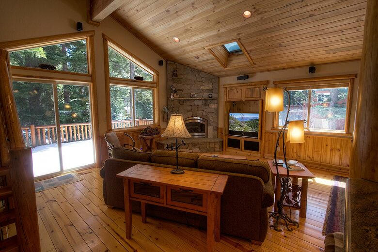 Blue Pine Lodge on Lake Tahoe - Tahoma, California