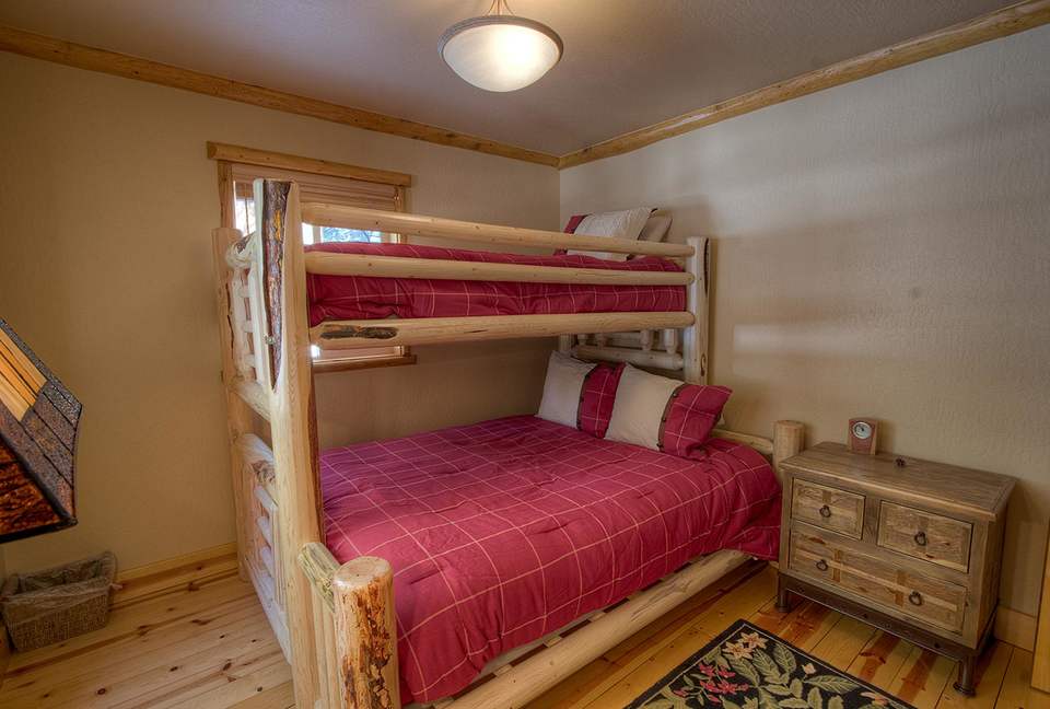 Blue Pine Lodge on Lake Tahoe - Tahoma, California