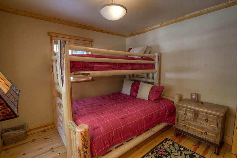 Blue Pine Lodge on Lake Tahoe - Tahoma, California