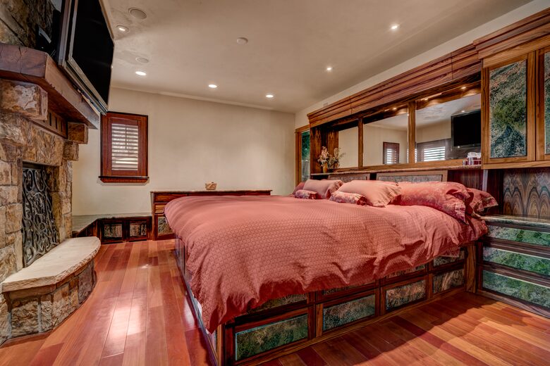 Rocking Chair Lodge - Moving Mountains - Steamboat Springs, Colorado