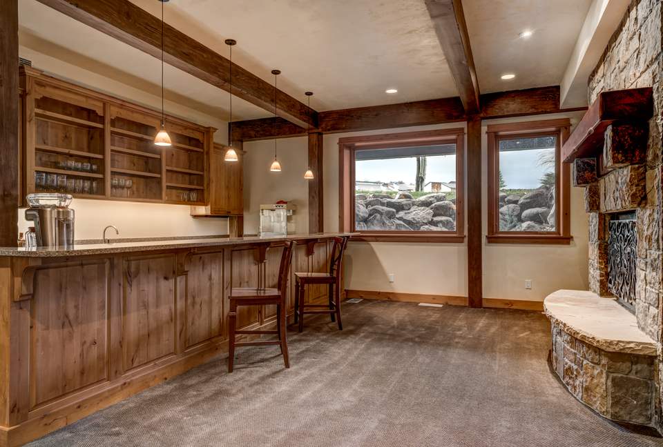 Rocking Chair Lodge - Moving Mountains - Steamboat Springs, Colorado