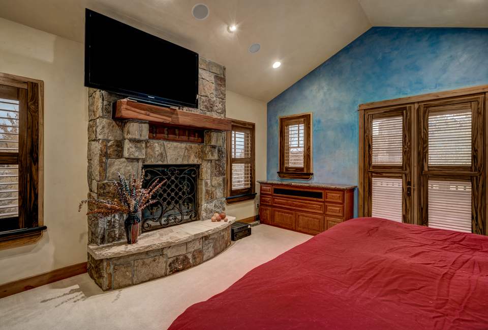 Rocking Chair Lodge - Moving Mountains - Steamboat Springs, Colorado