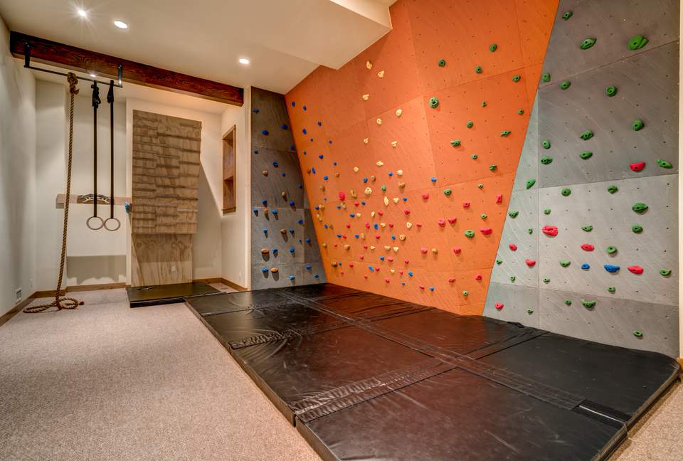 Rocking Chair Lodge - Moving Mountains - Steamboat Springs, Colorado