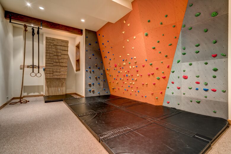 Rocking Chair Lodge - Moving Mountains - Steamboat Springs, Colorado