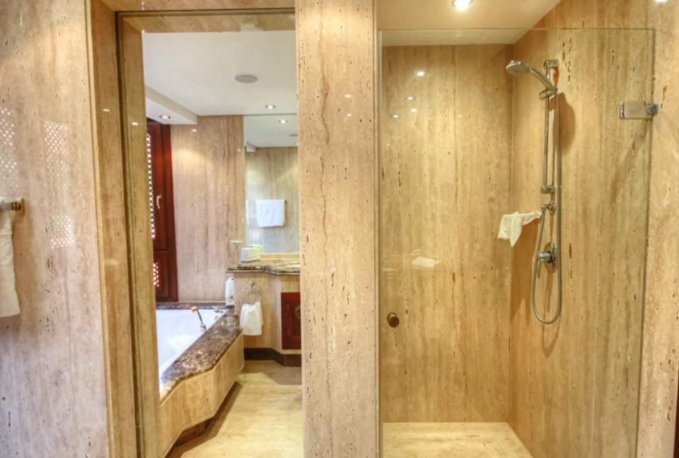 Torre Bermeja - Gualdalmansa, Spain