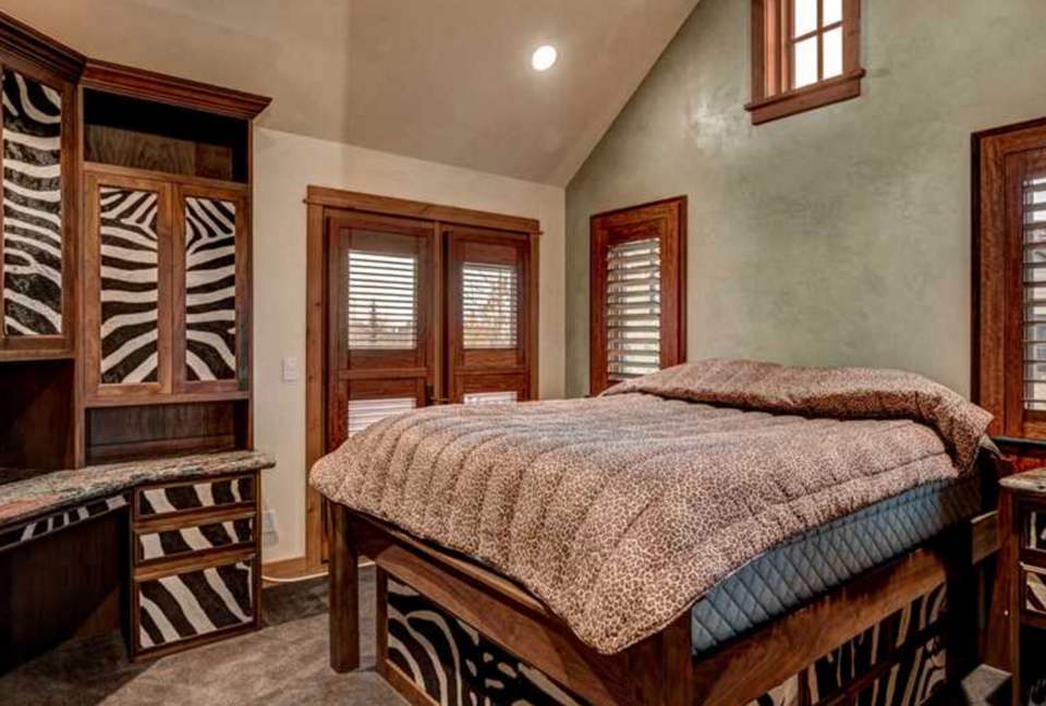 Rocking Chair Lodge - Moving Mountains - Steamboat Springs, Colorado