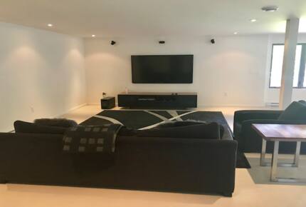 Modern Lakeside Luxury - Stanstead, Canada