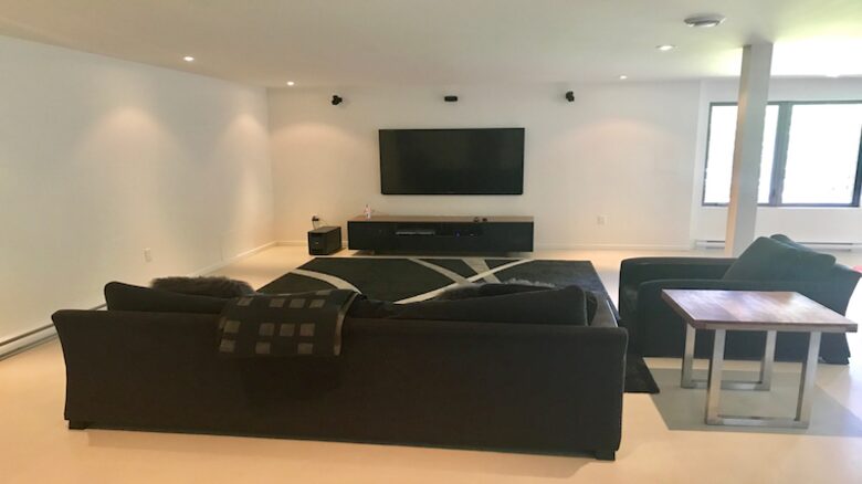 Modern Lakeside Luxury - Stanstead, Canada