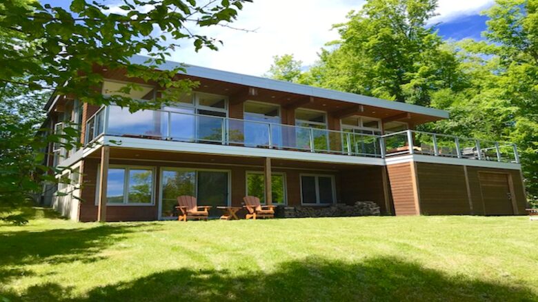 Modern Lakeside Luxury - Stanstead, Canada