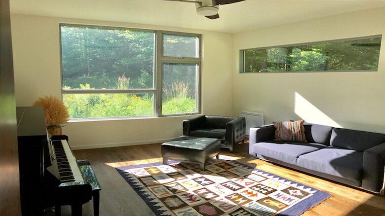 Modern Lakeside Luxury - Stanstead, Canada