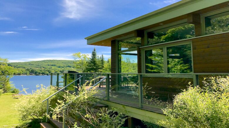 Modern Lakeside Luxury - Stanstead, Canada