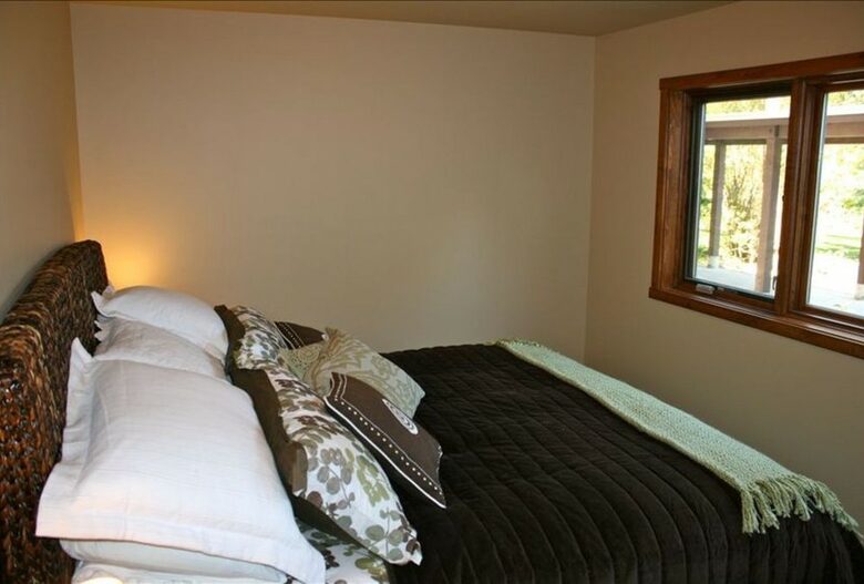 Berry Patch - Jackson Hole - Wilson, Wyoming