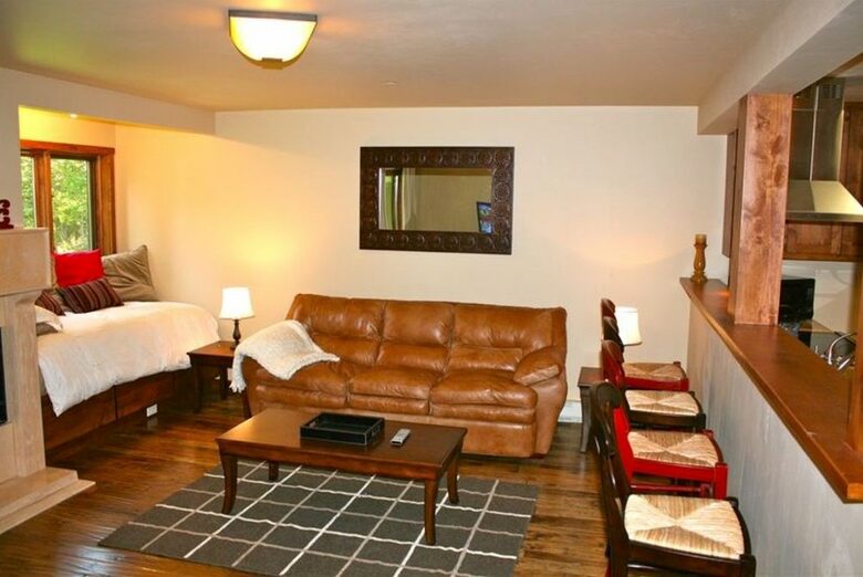 Berry Patch - Jackson Hole - Wilson, Wyoming