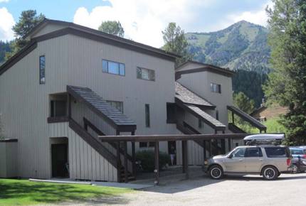 Berry Patch - Jackson Hole - Wilson, Wyoming