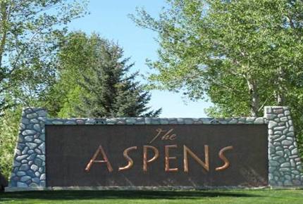 Berry Patch - Jackson Hole - Wilson, Wyoming