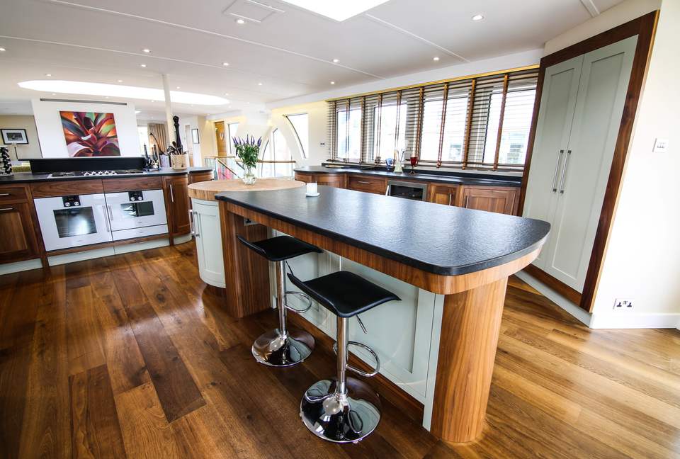 Caracoli - London, United Kingdom