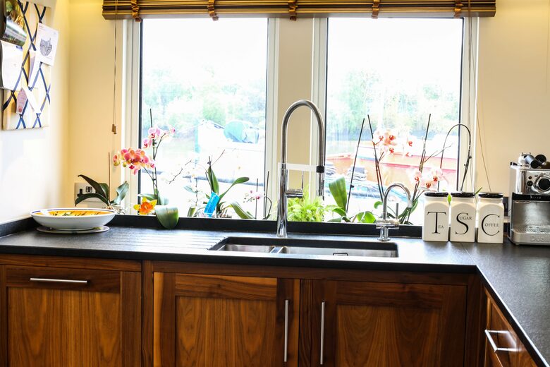 Caracoli - London, United Kingdom