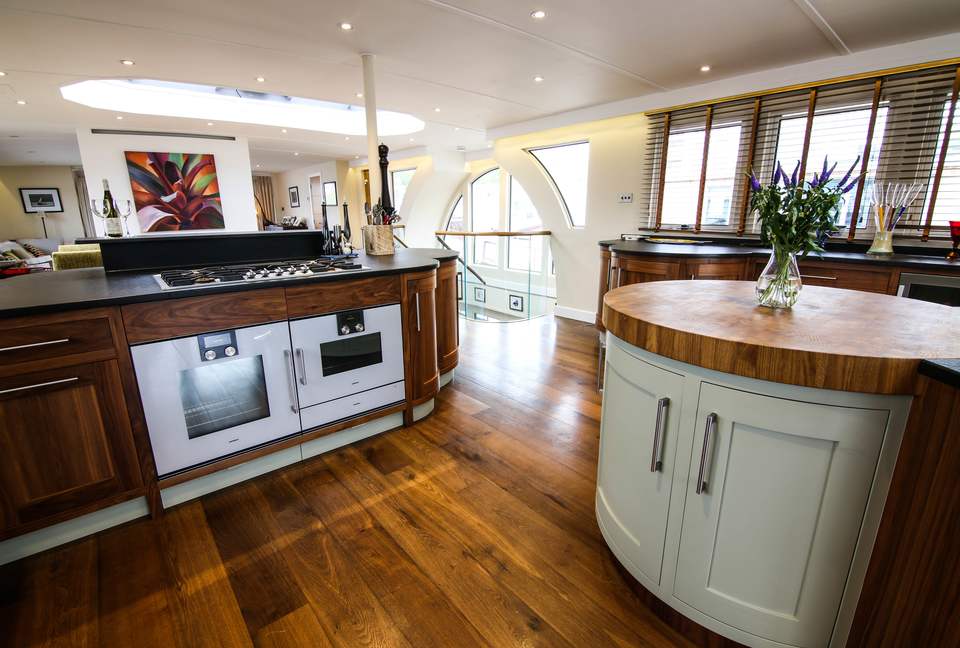 Caracoli - London, United Kingdom