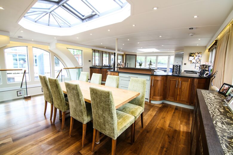 Caracoli - London, United Kingdom