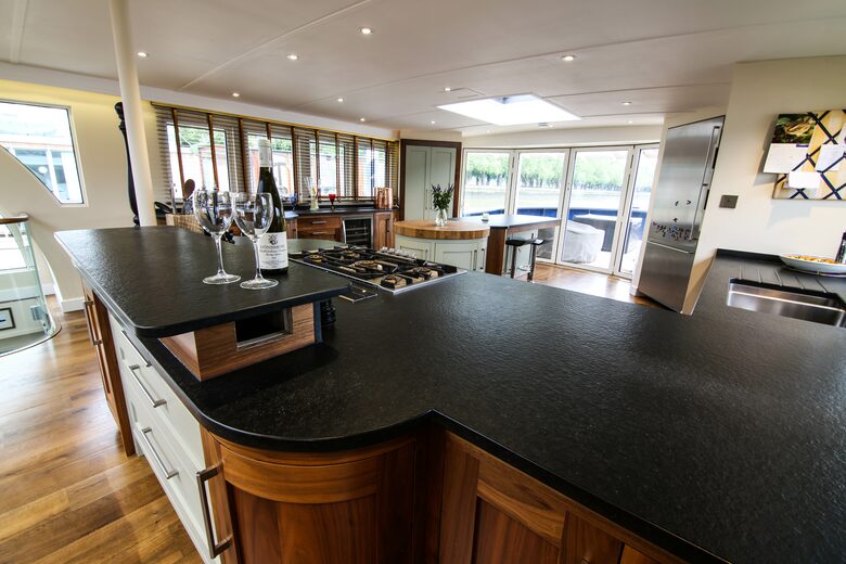 Caracoli - London, United Kingdom