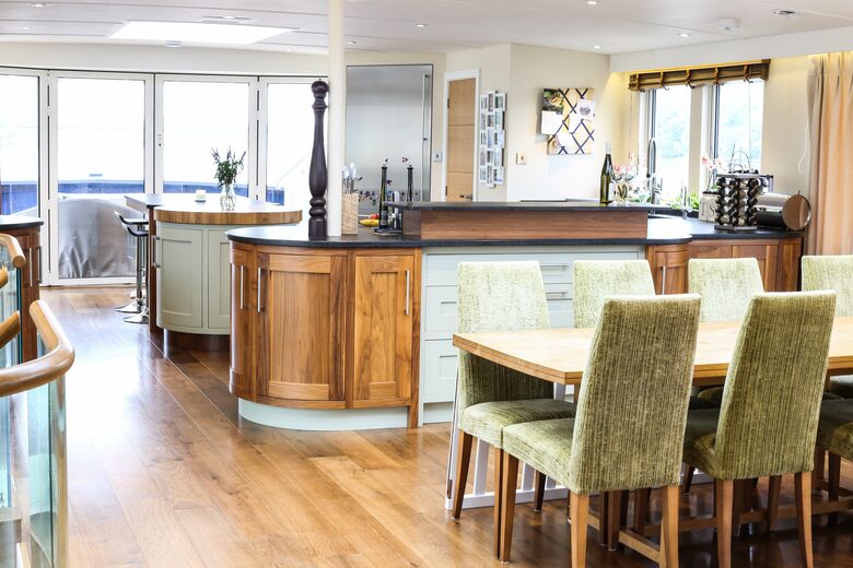 Caracoli - London, United Kingdom