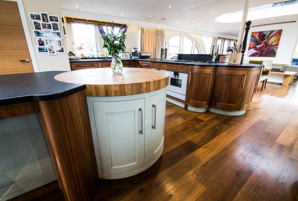 Caracoli - London, United Kingdom