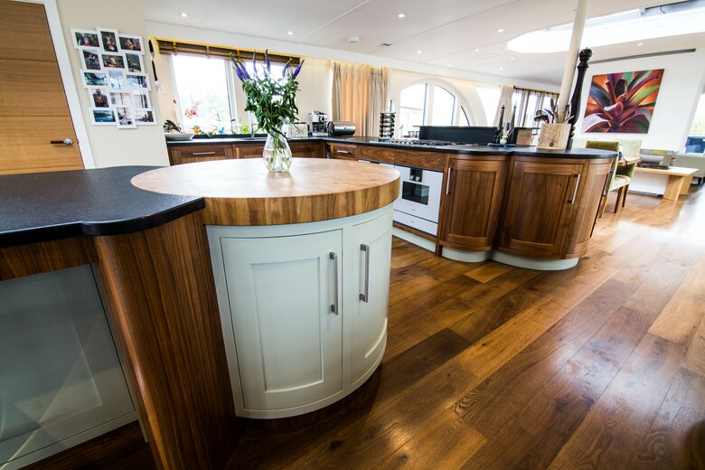 Caracoli - London, United Kingdom