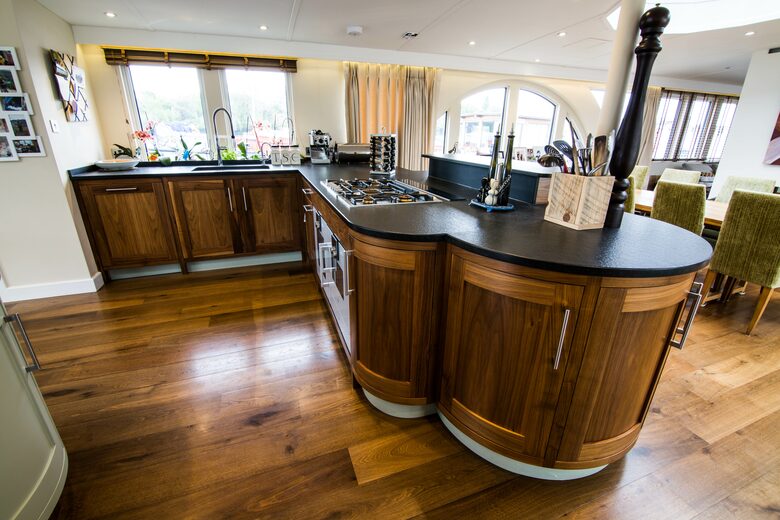 Caracoli - London, United Kingdom