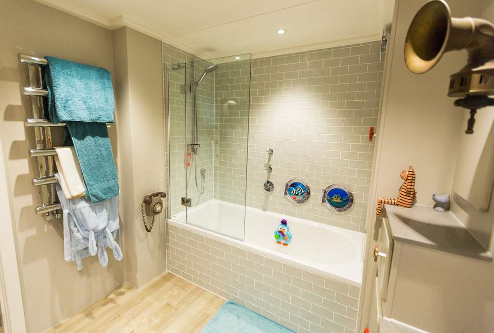 Caracoli - London, United Kingdom