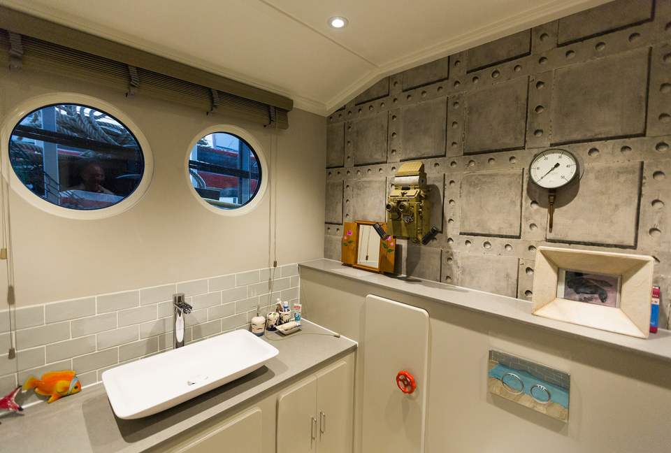 Caracoli - London, United Kingdom