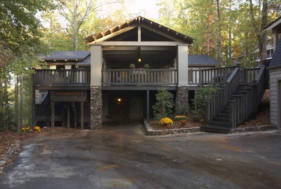 Lake Lanier Cozy Retreat - Quick Drive from Atlanta! - Dawsonville, Georgia
