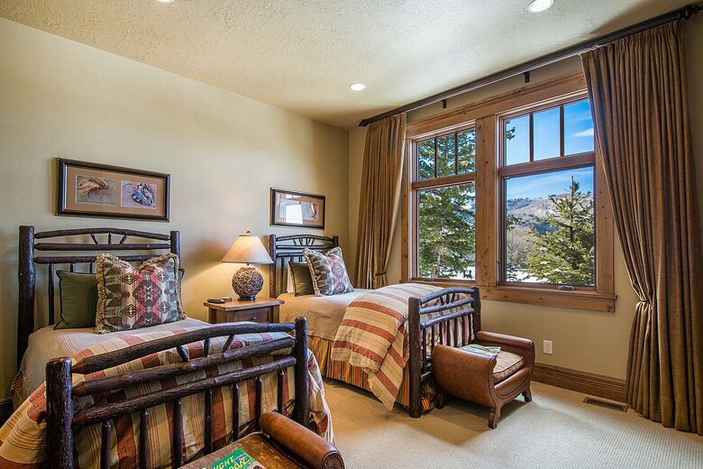 Quintess Collection - Whitetail Lodge - Park City, Utah