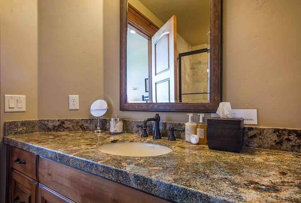 Quintess Collection - Whitetail Lodge - Park City, Utah