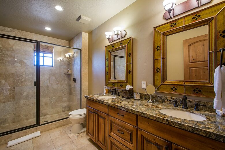 Quintess Collection - Whitetail Lodge - Park City, Utah