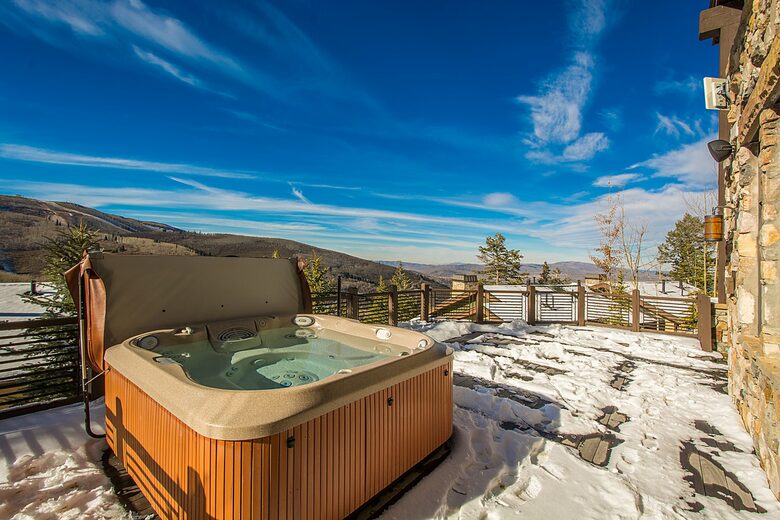 Quintess Collection - Whitetail Lodge - Park City, Utah