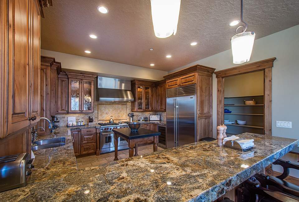 Quintess Collection - Whitetail Lodge - Park City, Utah