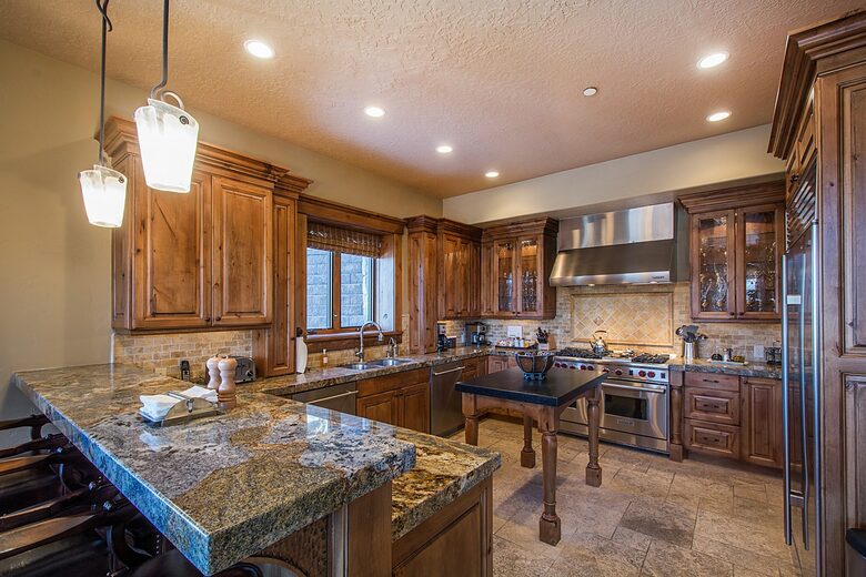 Quintess Collection - Whitetail Lodge - Park City, Utah