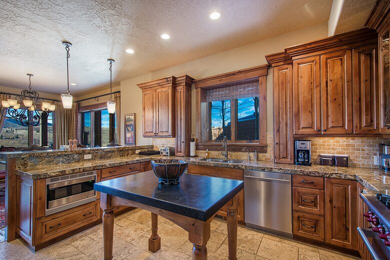 Quintess Collection - Whitetail Lodge - Park City, Utah