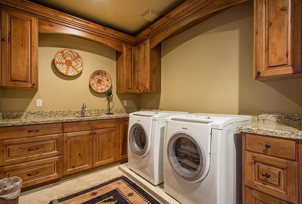 Quintess Collection - Whitetail Lodge - Park City, Utah