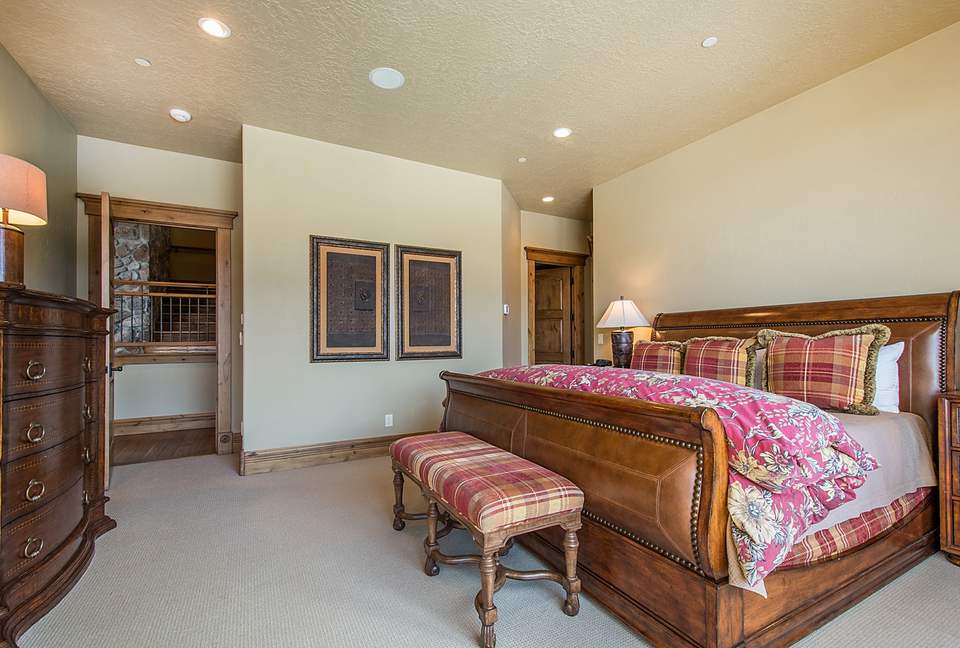 Quintess Collection - Whitetail Lodge - Park City, Utah