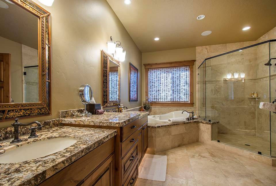 Quintess Collection - Whitetail Lodge - Park City, Utah