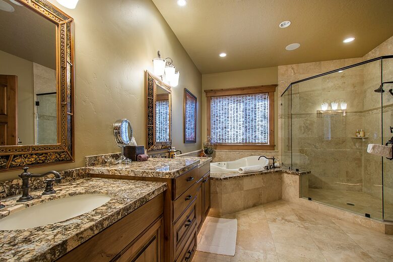 Quintess Collection - Whitetail Lodge - Park City, Utah