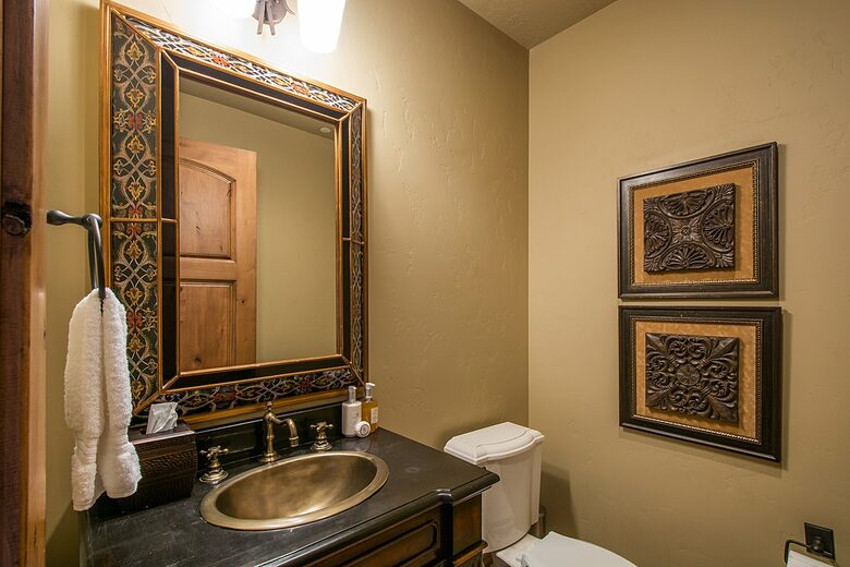 Quintess Collection - Whitetail Lodge - Park City, Utah