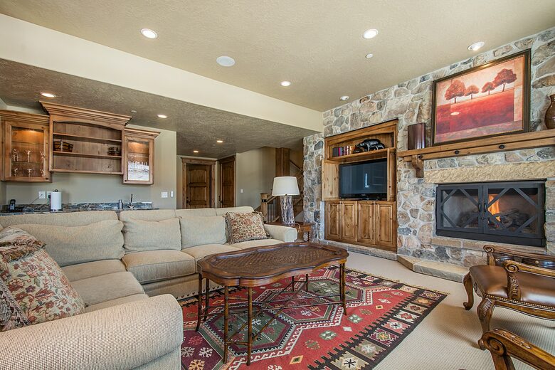 Quintess Collection - Whitetail Lodge - Park City, Utah