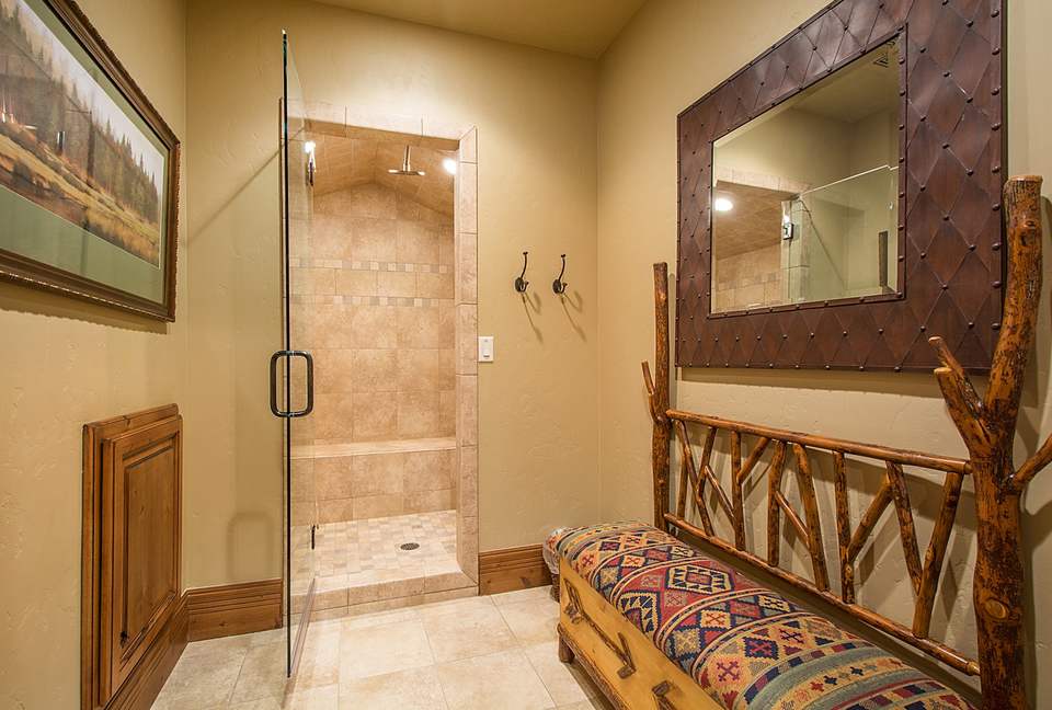 Quintess Collection - Whitetail Lodge - Park City, Utah