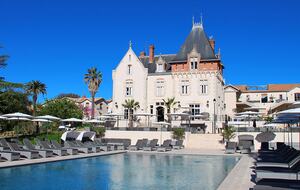 Chateau St Pierre de Serjac (HS) - Puissalicon, France