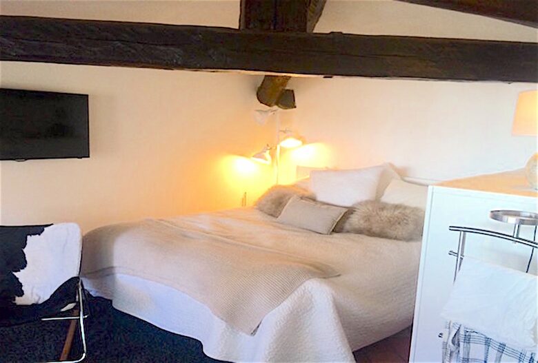 Spacious Apartment in Trendy Navigli District - Milan, Italy