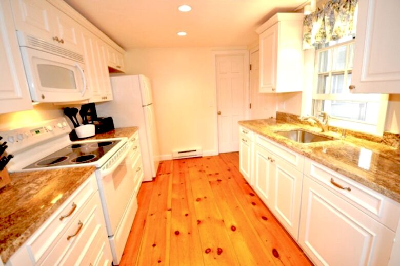 Honeysuckle Cottage Property - 4 Bedrooms plus 2 Lofts - Just Blocks to Center of Town! - Nantucket, Massachusetts