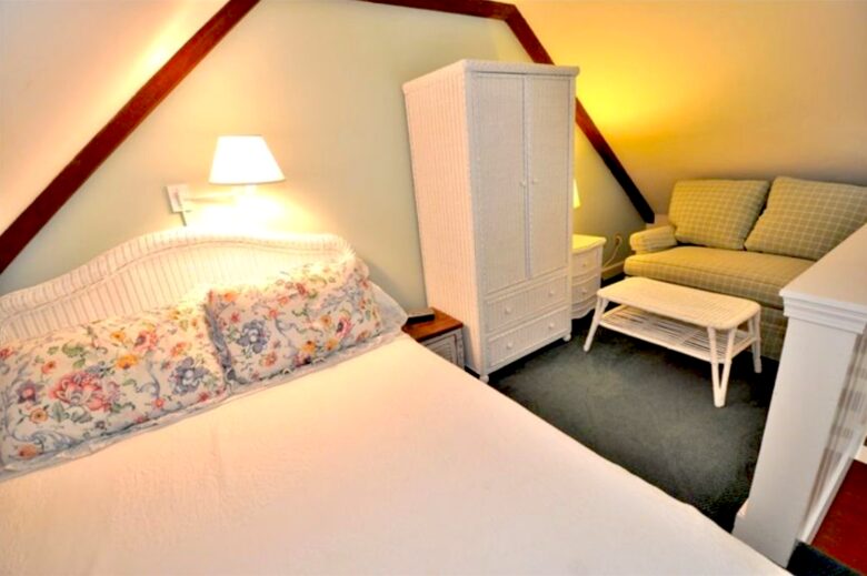 Honeysuckle Cottage Property - 4 Bedrooms plus 2 Lofts - Just Blocks to Center of Town! - Nantucket, Massachusetts